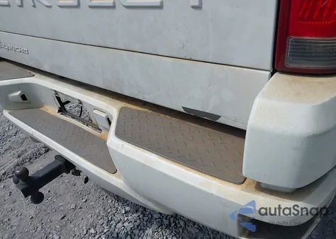 2002 Chevrolet Avalanche from USA, damaged, VIN 3GNEK13T82G235795